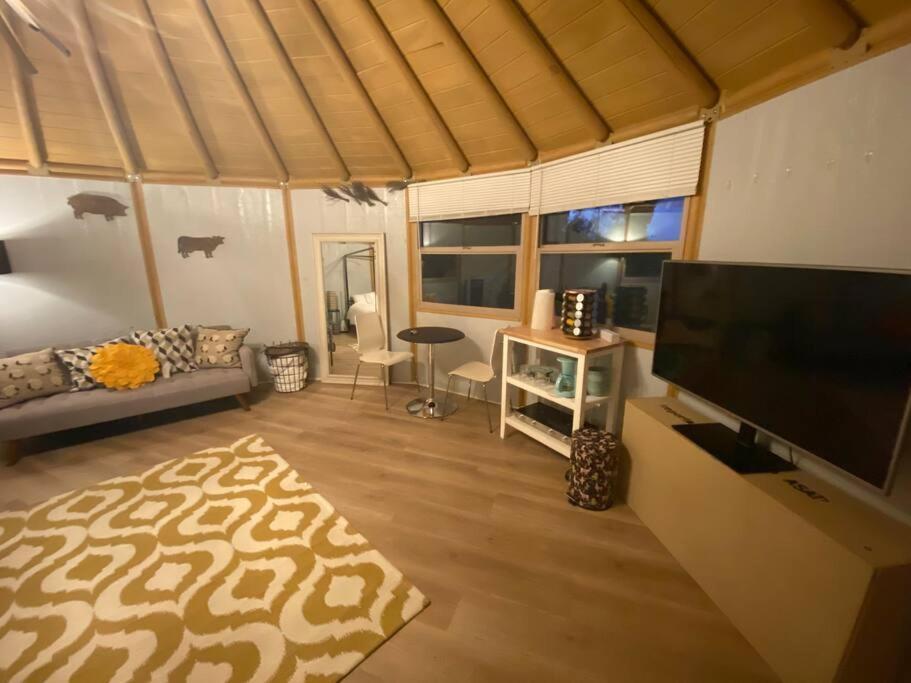 הוילה Valley Center Glamping-Sky Dome Yurt-Tiny House-2 By Lavenders Field מראה חיצוני תמונה