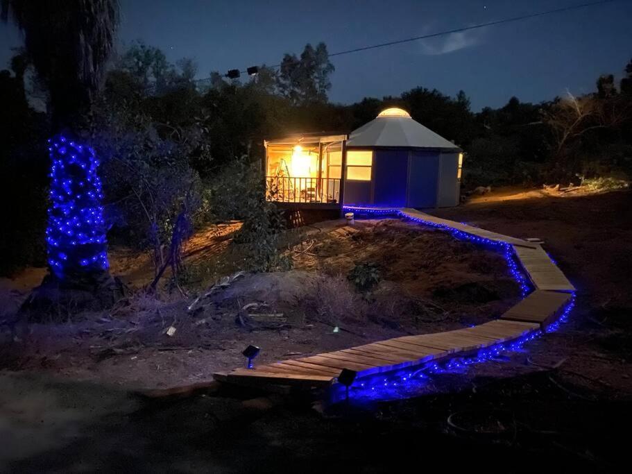 הוילה Valley Center Glamping-Sky Dome Yurt-Tiny House-2 By Lavenders Field מראה חיצוני תמונה