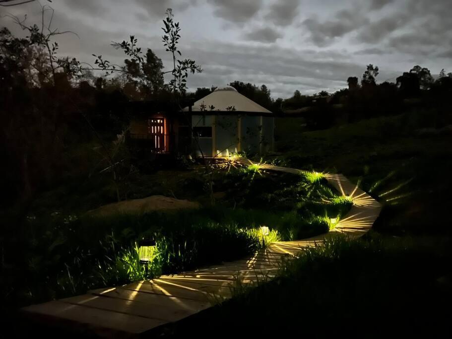 הוילה Valley Center Glamping-Sky Dome Yurt-Tiny House-2 By Lavenders Field מראה חיצוני תמונה